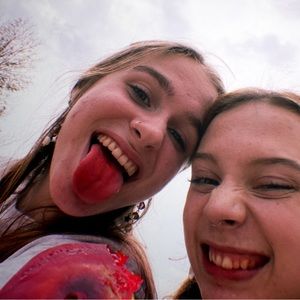 Meet your Posher, Elizabeth